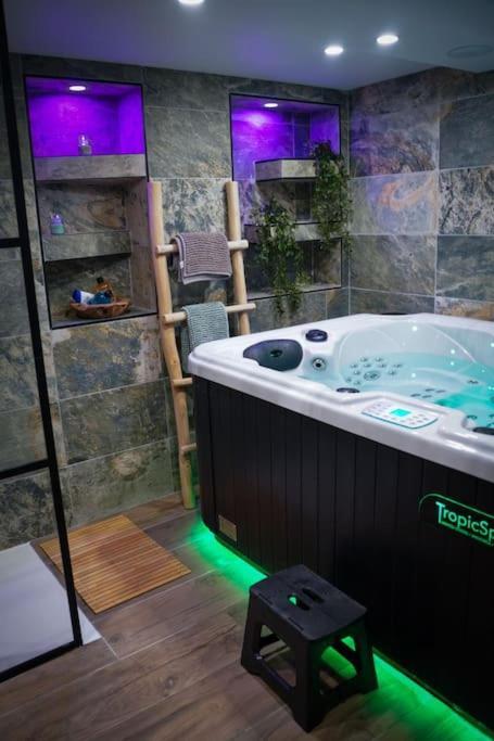 Nuit De La Sagesse "Jacuzzi Terrasse Et Parking Prive" Apartman Rouen Kültér fotó